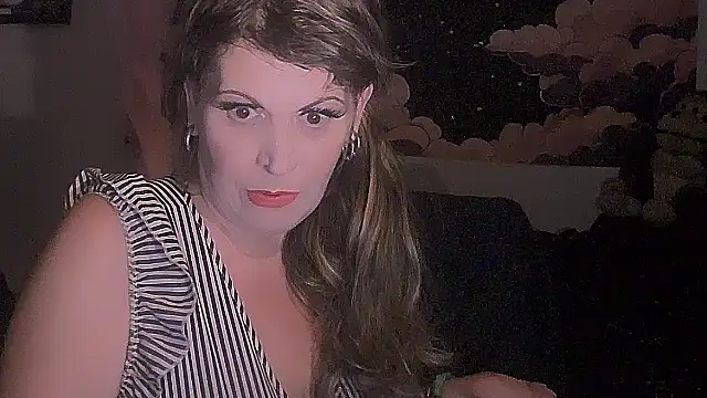 Snapshot of HeyyImHarlowe chatting on 21, 6, 2026 HeyyImHarlowe online show from 21, 6, 2026