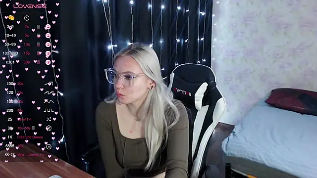 Snapshot of VikaPowers chatting on 29, 1, 2025 VikaPowers online show from 29, 1, 2025