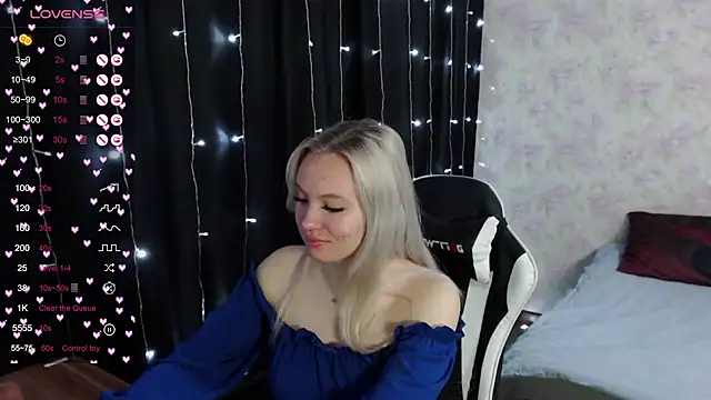 Snapshot of VikaPowers chatting on 11, 2, 2025 VikaPowers online show from 11, 2, 2025