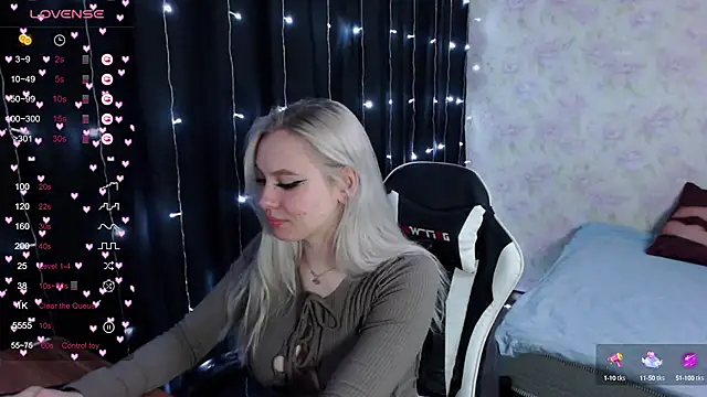 Snapshot of VikaPowers chatting on 10, 2, 2025 VikaPowers online show from 10, 2, 2025