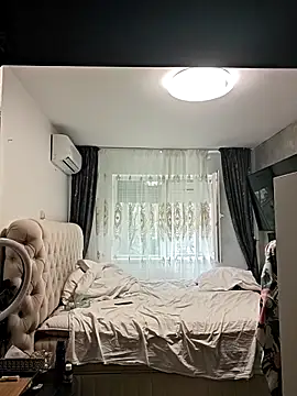 Snapshot of AvaLloyd chatting on 8, 2, 2026 AvaLloyd online show from 8, 2, 2026