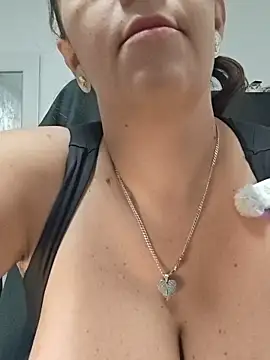 AvaLloyd online show from 19, 11, 2025