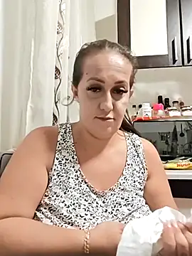 AvaLloyd online show from 25, 9, 2025