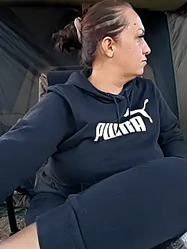 AvaLloyd online show from 21, 9, 2025