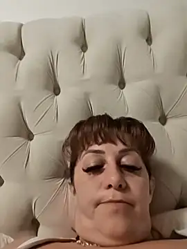 AvaLloyd online show from 7, 11, 2025