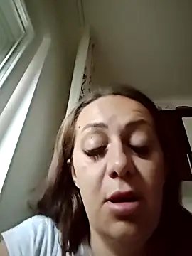 AvaLloyd online show from 28, 9, 2025