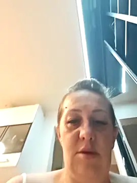 AvaLloyd online show from 11, 4, 2026