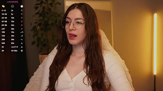 Ester Hill online show from 3, 12, 2025