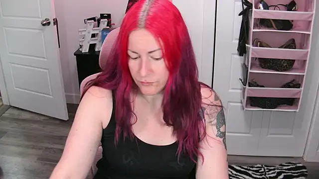 Snapshot of gennyrock chatting on 8, 6, 2026 gennyrock online show from 8, 6, 2026