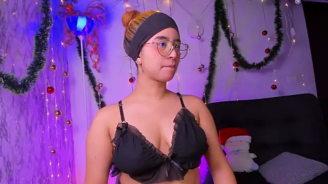 chloe blue online show from 18, 12, 2025