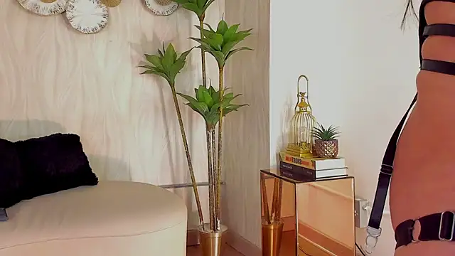 Charlotte  08 online show from 12, 2, 2026