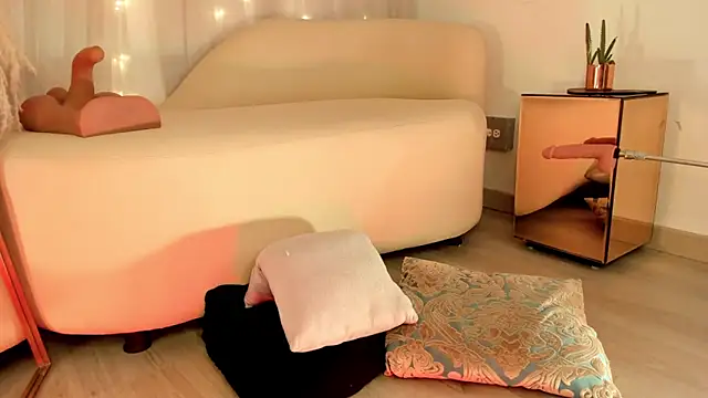 Charlotte  08 online show from 19, 3, 2025