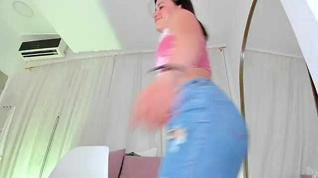 Petite Lucie online show from 5, 11, 2025