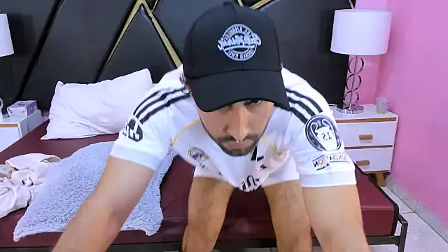 MilanZaire online show from 9, 11, 2025