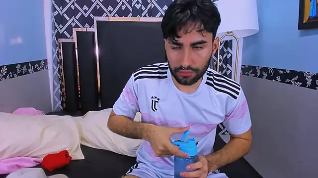 MilanZaire online show from 22, 10, 2025