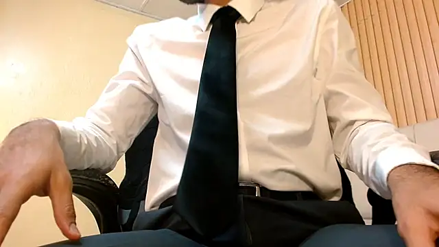 MilanZaire online show from 9, 1, 2026