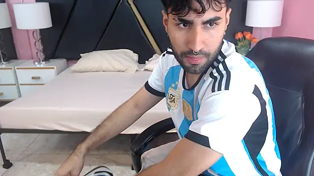 MilanZaire online show from 14, 10, 2025