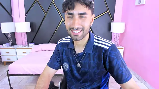 MilanZaire online show from 11, 11, 2025