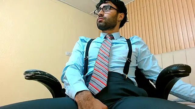 MilanZaire online show from 6, 1, 2026