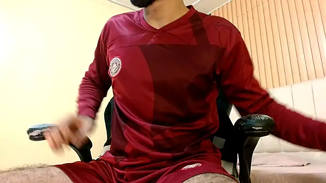 MilanZaire online show from 11, 1, 2026