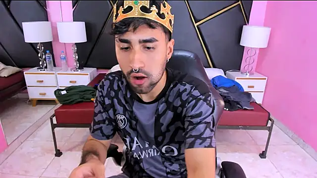 MilanZaire online show from 30, 10, 2025