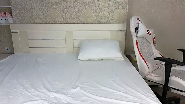 Diana Moon  online show from 14, 9, 2025