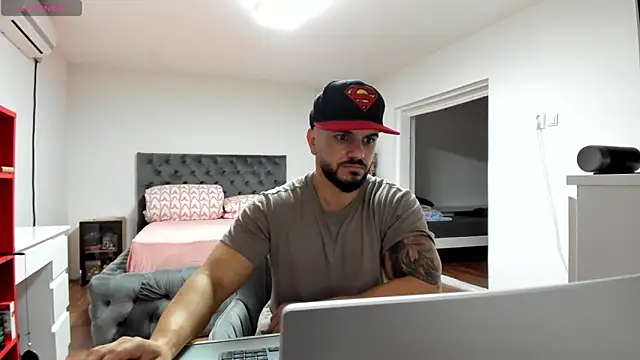 supermanboy94 online show from 11, 11, 2025