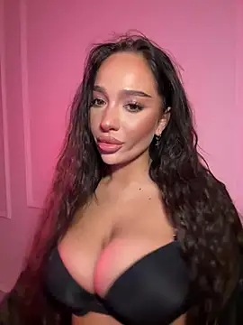 Snapshot of CardiSweetBaby chatting on 2, 2, 2026 CardiSweetBaby online show from 2, 2, 2026