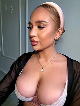 CardiSweetBaby online show from 19, 9, 2025