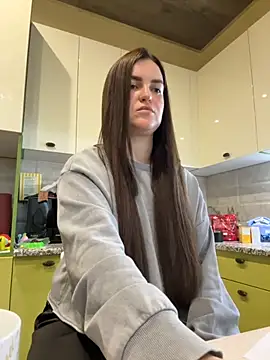 Karolina llove online show from 6, 11, 2025