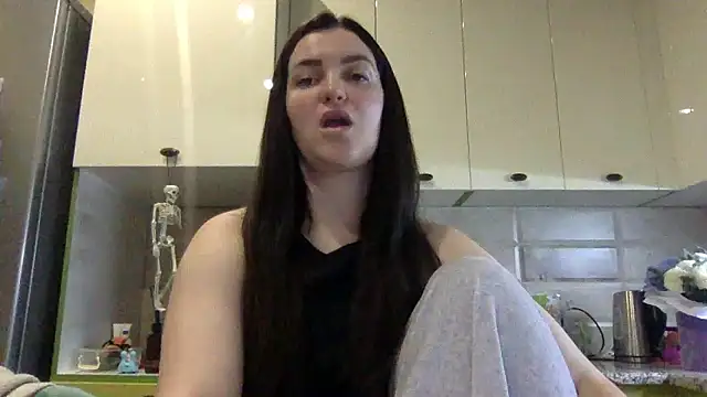 Karolina llove online show from 6, 10, 2025