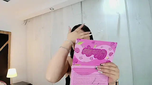 lina bedoya  online show from 6, 10, 2025