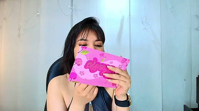 Snapshot of lina_bedoya_ chatting on 4, 3, 2026 lina bedoya online show from 4, 3, 2026