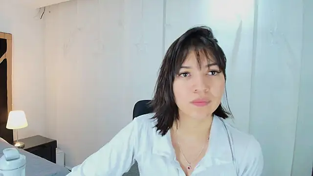 lina bedoya  online show from 4, 10, 2025