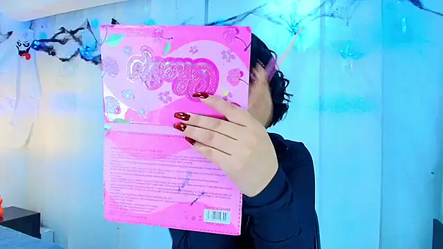 lina bedoya  online show from 7, 11, 2025