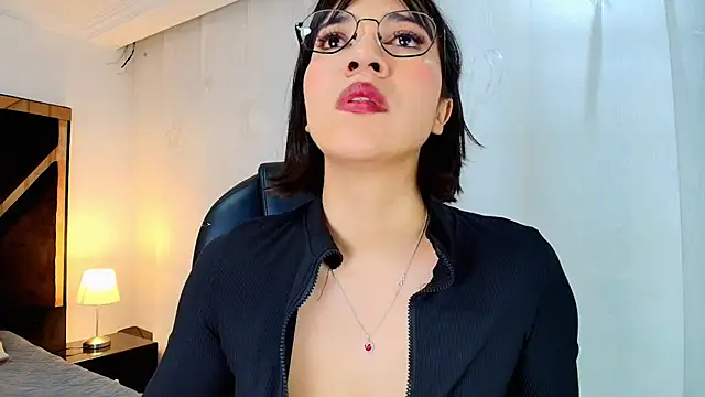 lina bedoya  online show from 11, 5, 2026