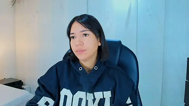 lina bedoya  online show from 28, 11, 2025