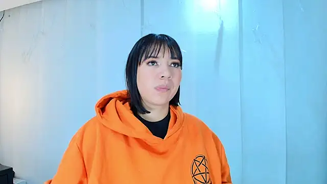 lina bedoya  online show from 10, 9, 2025