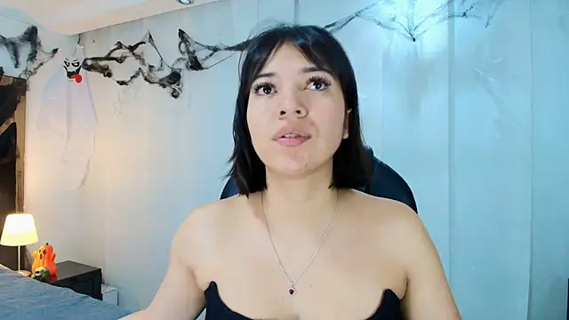 lina bedoya  online show from 12, 11, 2025