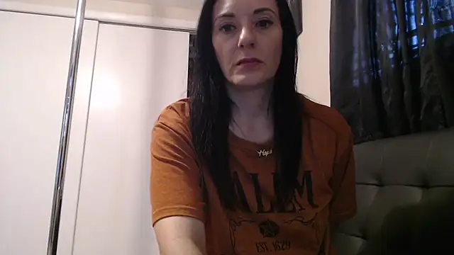 Snapshot of CrystalLakeXO chatting on 10, 7, 2026 CrystalLakeXO online show from 10, 7, 2026