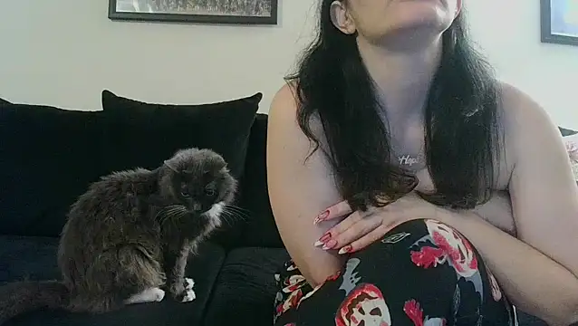 CrystalLakeXO online show from 10, 10, 2025