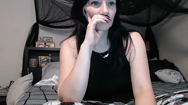 Snapshot of CrystalLakeXO chatting on 19, 6, 2026 CrystalLakeXO online show from 19, 6, 2026