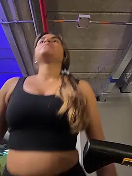 SaraParisi online show from 13, 11, 2025