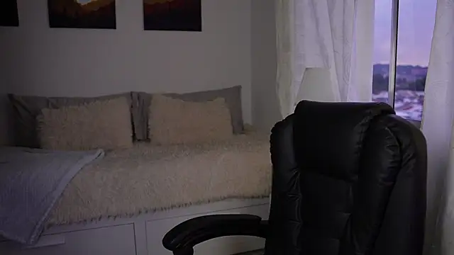 SaraParisi online show from 25, 10, 2025