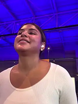 SaraParisi online show from 8, 9, 2025