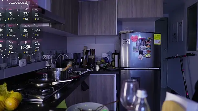 SaraParisi online show from 14, 11, 2025