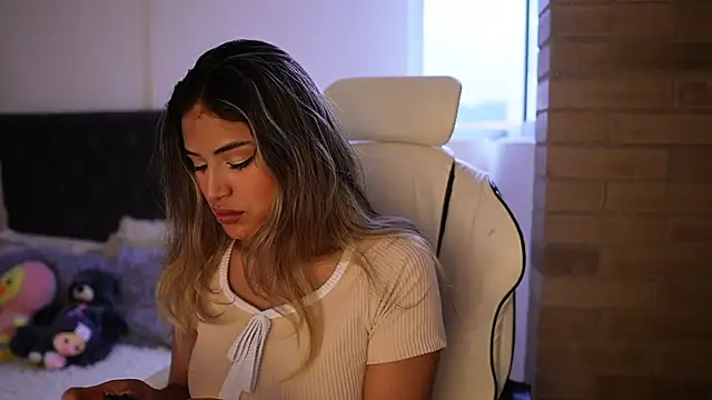 SaraParisi online show from 16, 3, 2025