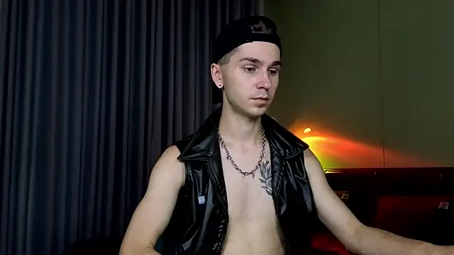 Joseph  Quinn online show from 16, 3, 2026