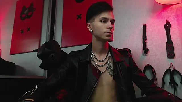 Joseph  Quinn online show from 21, 3, 2025