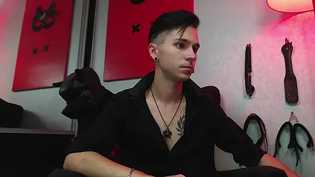 Joseph  Quinn online show from 17, 3, 2025